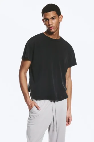Boxy-T-Shirt aus Baumwolle mit Flügelärmeln – in Schwarz