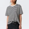 Boxy-T-Shirt aus Baumwolle – schwarz-weiße Streifen Boxy-T-Shirt aus Baumwolle – schwarz-weiße Streifen