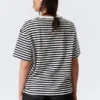 Boxy-T-Shirt aus Baumwolle – schwarz-weiße Streifen Boxy-T-Shirt aus Baumwolle – schwarz-weiße Streifen