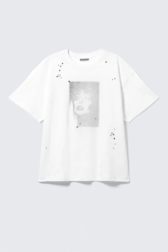 Boxy T-Shirt mit Nieten und Print – Weiß – Gothic-Gesichtsprint Boxy T-Shirt mit Nieten und Print – Weiß – Gothic-Gesichtsprint