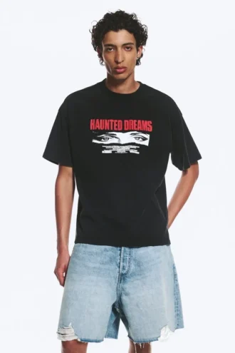 Boxy T-Shirt mit Print – Schwarz – Haunted Dreams