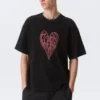 Boxy T-Shirt mit Print – Schwarz – Heart of Energy Boxy T-Shirt mit Print – Schwarz – Heart of Energy