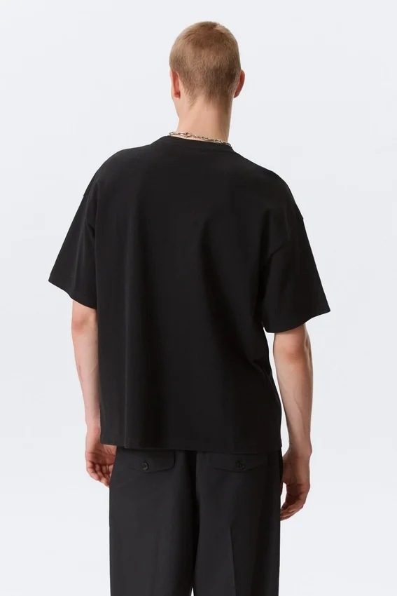 Boxy T-Shirt mit Print – Schwarz – Heart of Energy Boxy T-Shirt mit Print – Schwarz – Heart of Energy