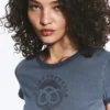 Boxy-T-Shirt mit Print und kurzen Ärmeln – Dunkelblau – Brezeln Boxy-T-Shirt mit Print und kurzen Ärmeln – Dunkelblau – Brezeln