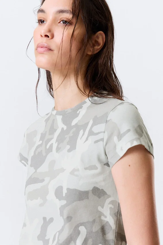 Boxy-T-Shirt mit Print und kurzen Ärmeln – Weiß – Camo Boxy-T-Shirt mit Print und kurzen Ärmeln – Weiß – Camo