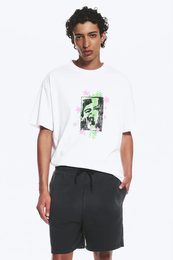 Boxy T-Shirt mit Print – Weiß – Face Off Boxy T-Shirt mit Print – Weiß – Face Off