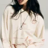Boxy-Top mit Langarm und Print – Hellbeige – Street-Print Boxy-Top mit Langarm und Print – Hellbeige – Street-Print