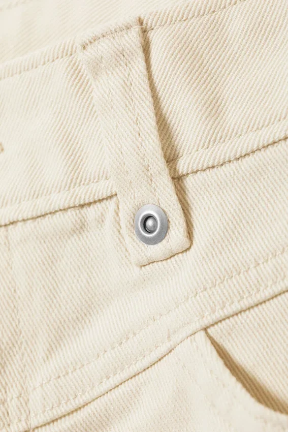 Capri-Hose mit extrem niedriger Leibhöhe – Staubweiß Capri-Hose mit extrem niedriger Leibhöhe – Staubweiß
