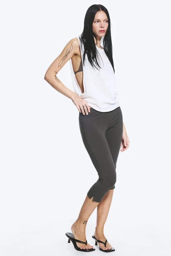 Capri-Hose mit mittlerer Leibhöhe – Dunkelgrau Capri-Hose mit mittlerer Leibhöhe – Dunkelgrau