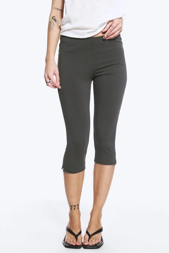 Capri-Hose mit mittlerer Leibhöhe – Dunkelgrau Capri-Hose mit mittlerer Leibhöhe – Dunkelgrau