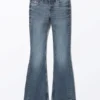 Cheri Low-Waist-Jeans mit ausgestelltem Bein – Sunset Blue Cheri Low-Waist-Jeans mit ausgestelltem Bein – Sunset Blue