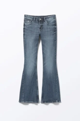 Cheri Low-Waist-Jeans mit ausgestelltem Bein – Sunset Blue Cheri Low-Waist-Jeans mit ausgestelltem Bein – Sunset Blue