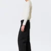 Chino-Hose mit mittlerer Leibhöhe und geradem Bein – Schwarz Chino-Hose mit mittlerer Leibhöhe und geradem Bein – Schwarz