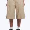 Chino-Shorts mit lockerer Passform und mittlerer Leibhöhe – Beige Chino-Shorts mit lockerer Passform und mittlerer Leibhöhe – Beige