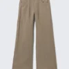 Crinkle-Hose mit niedriger Taille und lockerer Passform – Beige Crinkle-Hose mit niedriger Taille und lockerer Passform – Beige