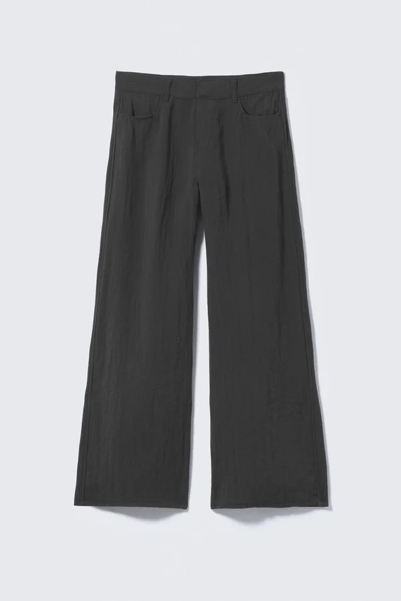 Crinkle-Hose mit niedriger Taille und lockerer Passform – Dunkelgrau Crinkle-Hose mit niedriger Taille und lockerer Passform – Dunkelgrau