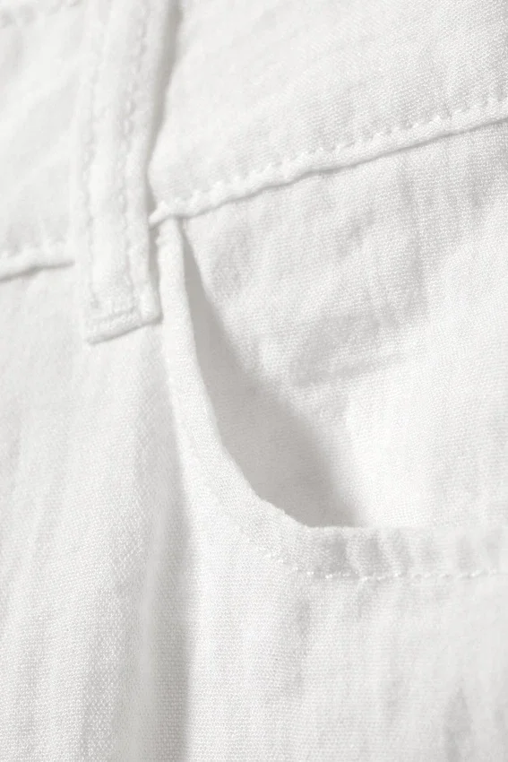 Crinkle-Hose mit niedriger Taille und lockerer Passform – Weiß Crinkle-Hose mit niedriger Taille und lockerer Passform – Weiß