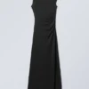 Cupro-Maxikleid mit fließendem Fall – Schwarz Cupro-Maxikleid mit fließendem Fall – Schwarz