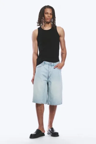 Denim-Shorts mit mittlerer Leibhöhe, lockerer Passform und Abnähern – Dream Blue – Hellblau