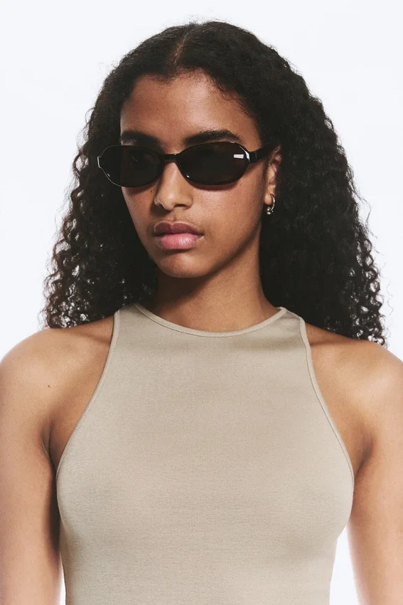Dünne Sonnenbrille mit ovalem Rahmen – Dunkelbraun – Braune Gläser Dünne Sonnenbrille mit ovalem Rahmen – Dunkelbraun – Braune Gläser