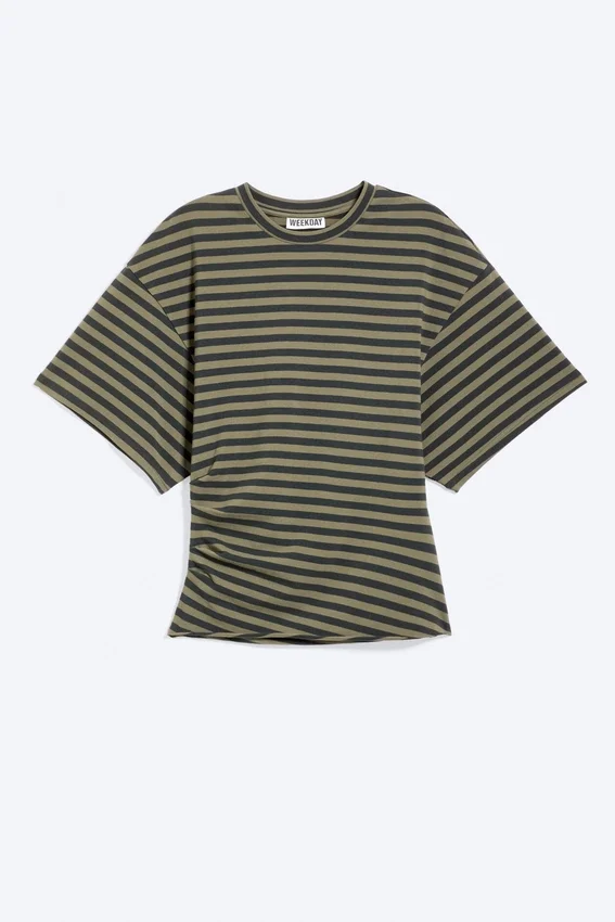 Drapiertes, figurbetontes T-Shirt – dunkelgrau gestreift Drapiertes, figurbetontes T-Shirt – dunkelgrau gestreift