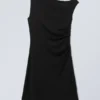 Drapiertes Minikleid – Schwarz Drapiertes Minikleid – Schwarz