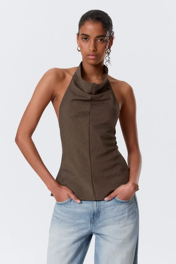 Drapiertes Neckholder-Top mit Wasserfallausschnitt – Braun gestreift Drapiertes Neckholder-Top mit Wasserfallausschnitt – Braun gestreift