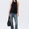 Drapiertes Neckholder-Top mit Wasserfallausschnitt – Schwarz Drapiertes Neckholder-Top mit Wasserfallausschnitt – Schwarz