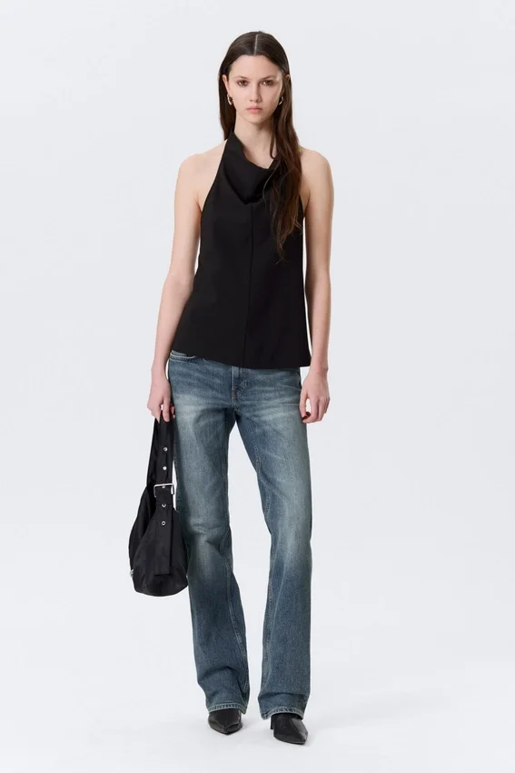 Drapiertes Neckholder-Top mit Wasserfallausschnitt – Schwarz Drapiertes Neckholder-Top mit Wasserfallausschnitt – Schwarz