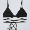 Dreieckiges Wickel-Bikini-Oberteil – Schwarz