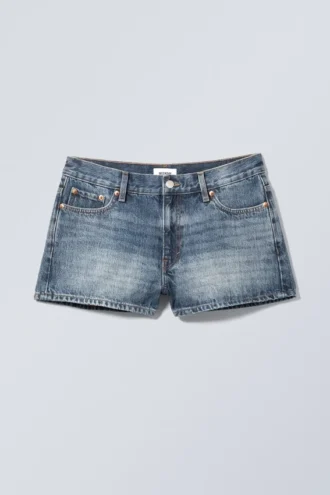 Duchess Low Rise Distressed Mini-Jeansshorts – Spinel Blue Duchess Low Rise Distressed Mini-Jeansshorts – Spinel Blue