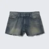 Duchess Mini-Jeans-Shorts mit niedriger Leibhöhe und Distressed-Look – Baltisches Blau – Dunkelblau Duchess Mini-Jeans-Shorts mit niedriger Leibhöhe und Distressed-Look – Baltisches Blau – Dunkelblau