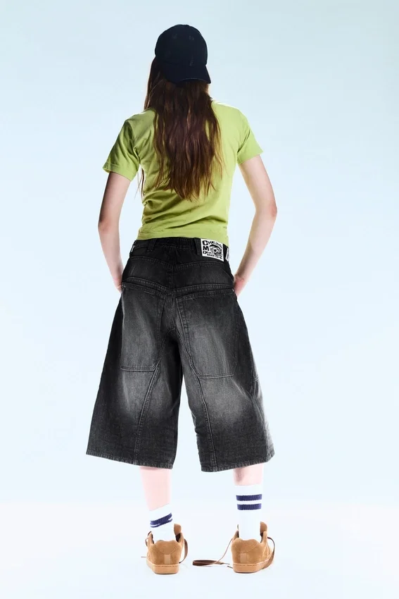 Dunno Unisex Loose Fit Carpenter Jorts – Black Web – Schwarz | Cheap Monday GB Dunno Unisex Loose Fit Carpenter Jorts – Black Web – Schwarz | Cheap Monday GB