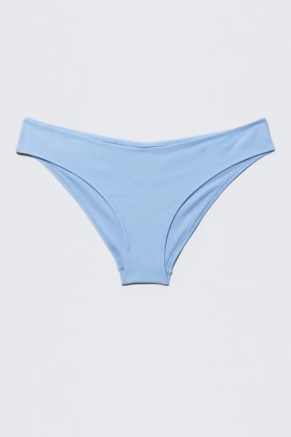 Einfarbige Bikinihose – Hellblau Einfarbige Bikinihose – Hellblau