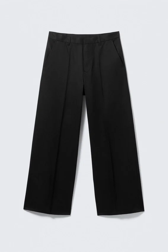 Emil Chino-Hose in lockerer Passform – Schwarz Emil Chino-Hose in lockerer Passform – Schwarz