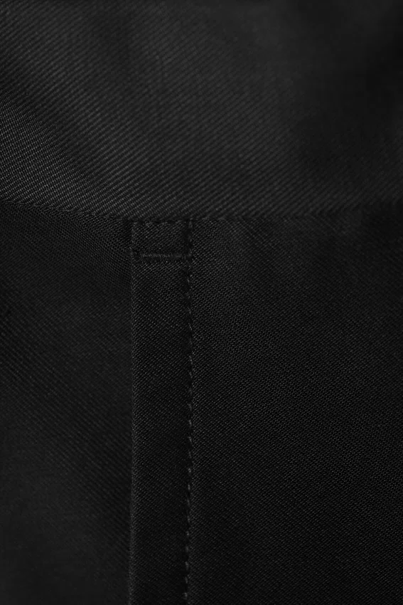 Emil Chino-Hose in lockerer Passform – Schwarz Emil Chino-Hose in lockerer Passform – Schwarz