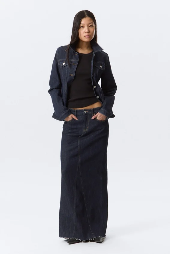 Eng anliegender Denim-Maxirock mit niedriger Leibhöhe – Blue Rinse – Dunkelblau Eng anliegender Denim-Maxirock mit niedriger Leibhöhe – Blue Rinse – Dunkelblau
