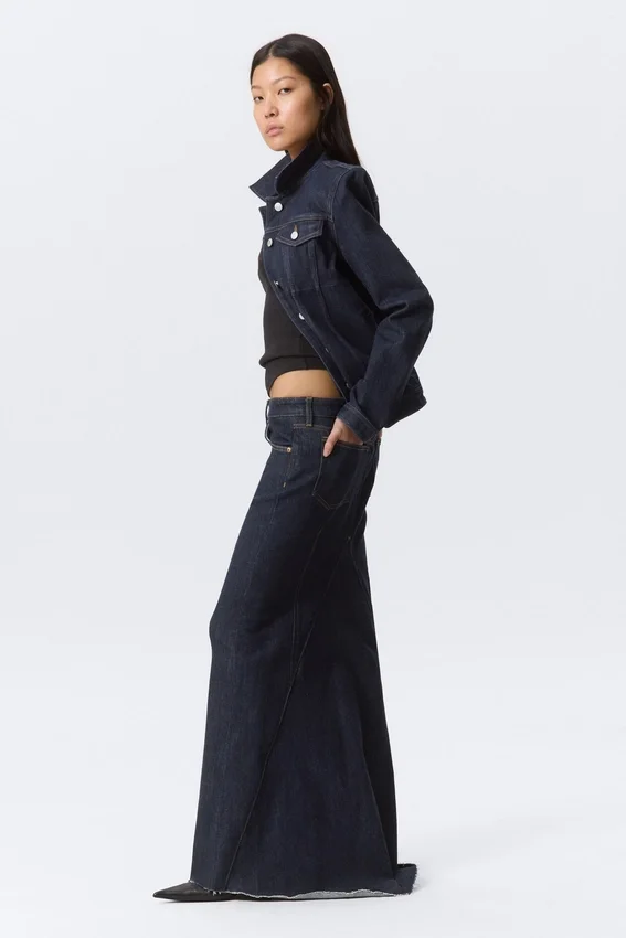 Eng anliegender Denim-Maxirock mit niedriger Leibhöhe – Blue Rinse – Dunkelblau Eng anliegender Denim-Maxirock mit niedriger Leibhöhe – Blue Rinse – Dunkelblau