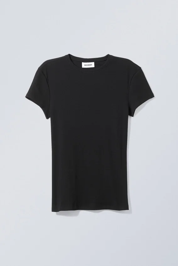 Eng anliegendes T-Shirt mit Rippstrick – Schwarz Eng anliegendes T-Shirt mit Rippstrick – Schwarz