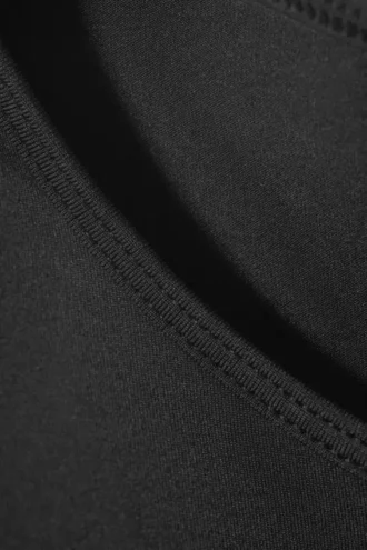 Eng anliegendes Tanktop – Schwarz