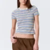 Enges Mini-T-Shirt – Blau/Rosa mit mehrfarbigen Streifen Enges Mini-T-Shirt – Blau/Rosa mit mehrfarbigen Streifen