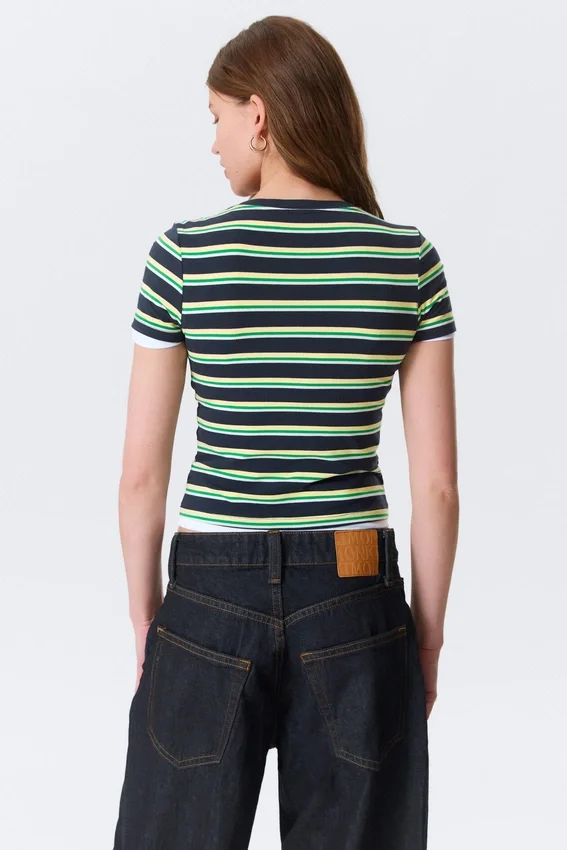 Enges Mini-T-Shirt – marineblau/grün gestreift Enges Mini-T-Shirt – marineblau/grün gestreift