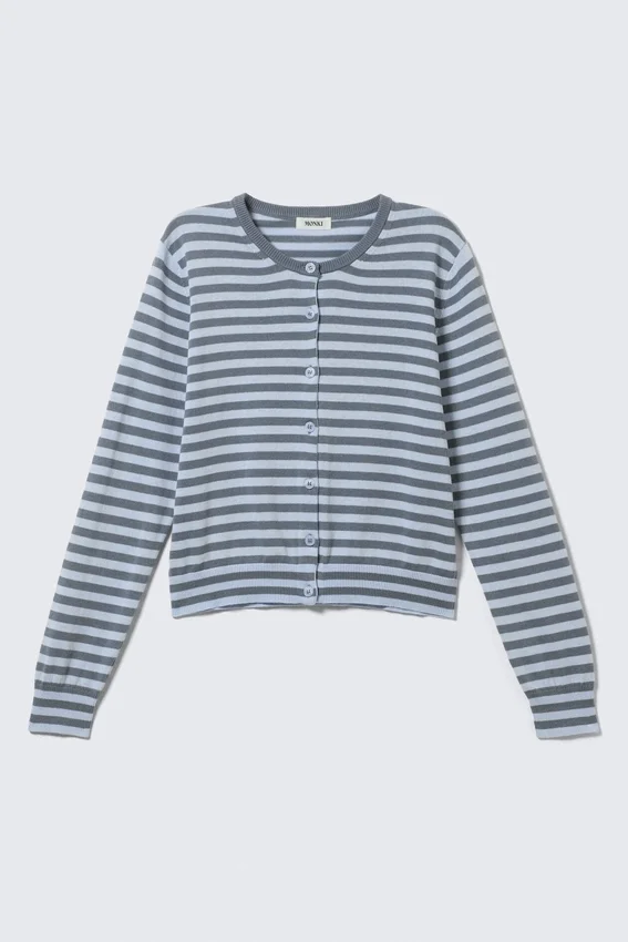 Feinstrick-Strickjacke aus Baumwolle – Blaue Streifen Feinstrick-Strickjacke aus Baumwolle – Blaue Streifen