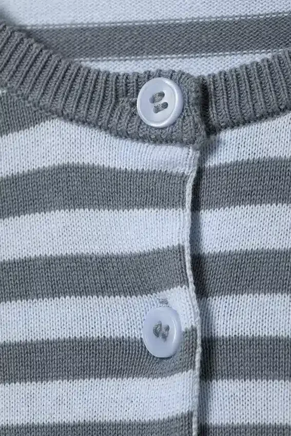 Feinstrick-Strickjacke aus Baumwolle – Blaue Streifen Feinstrick-Strickjacke aus Baumwolle – Blaue Streifen