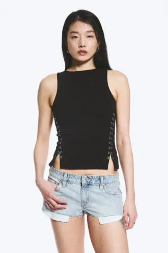 Figurbetontes Tanktop mit Haken- und Ösenverschluss – Schwarz