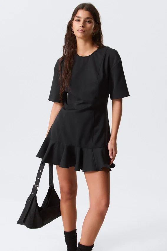 Fit-and-Flare-Minikleid – Schwarz Fit-and-Flare-Minikleid – Schwarz