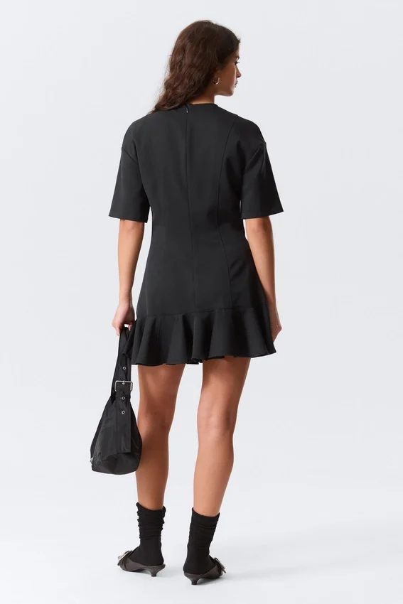 Fit-and-Flare-Minikleid – Schwarz Fit-and-Flare-Minikleid – Schwarz