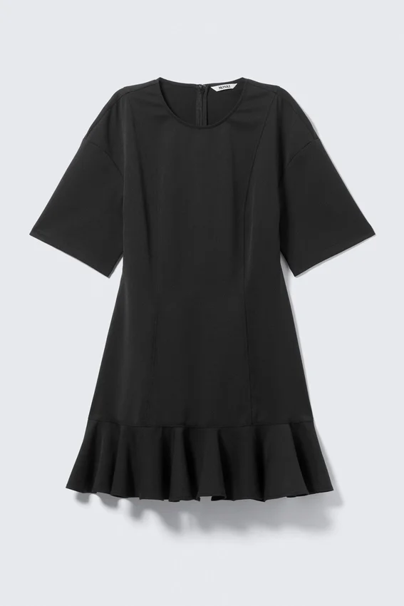 Fit-and-Flare-Minikleid – Schwarz Fit-and-Flare-Minikleid – Schwarz