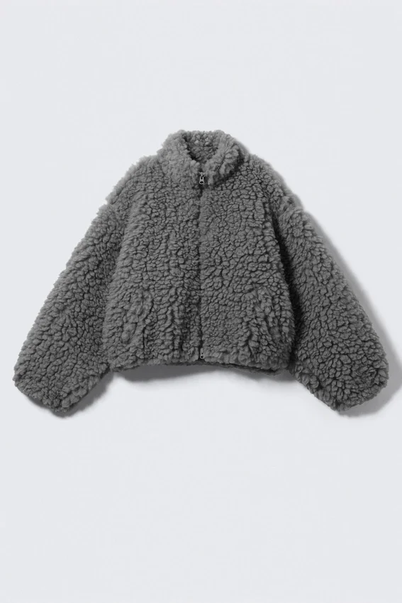 Flauschige Fleecejacke – Staubgrau Flauschige Fleecejacke – Staubgrau