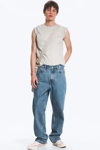 Galaxy Mid Rise Loose Straight Jeans – 90S Blue – Mittelblau Galaxy Mid Rise Loose Straight Jeans – 90S Blue – Mittelblau